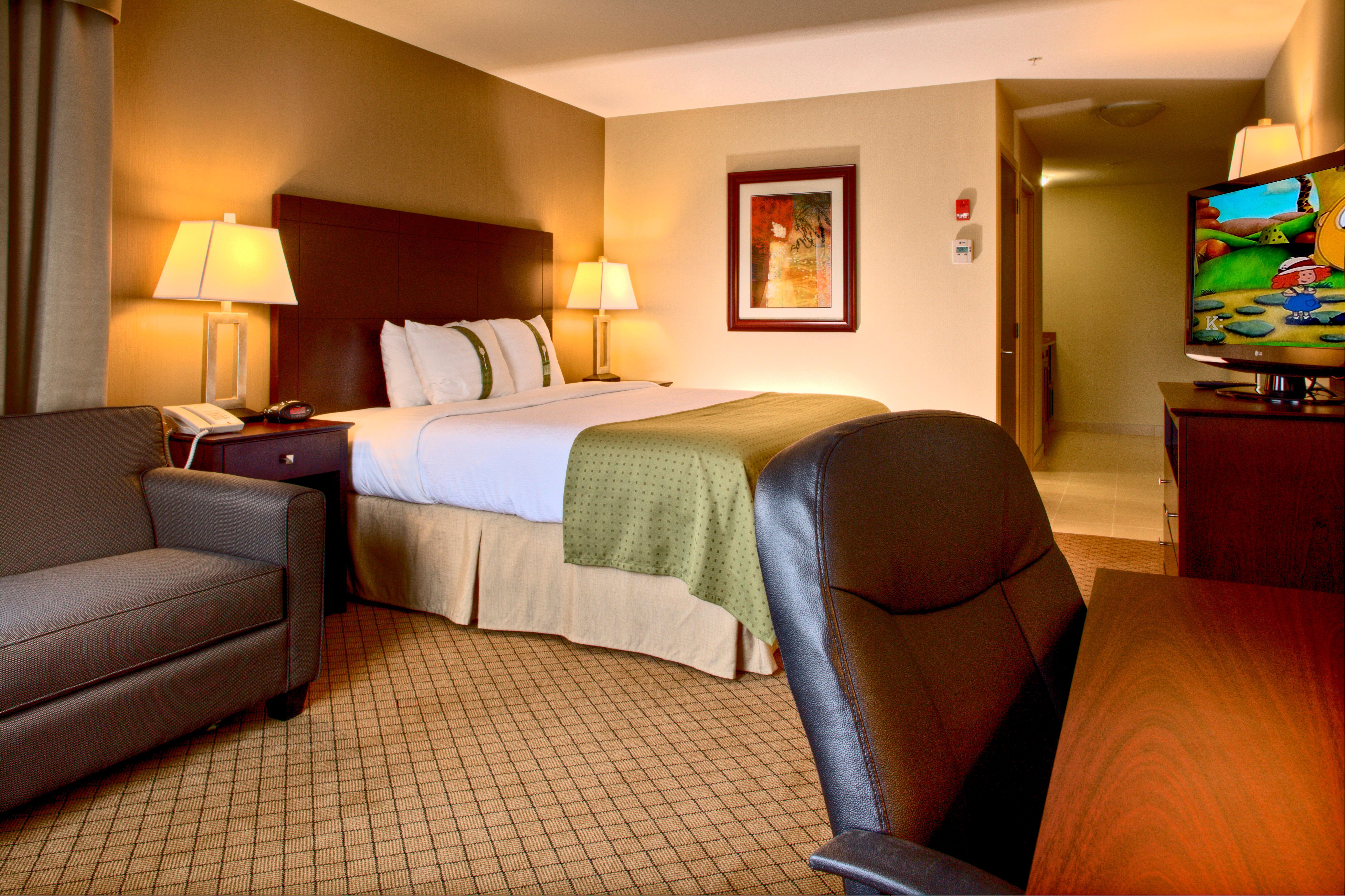 Holiday Inn Hotel And Suites-Kamloops By Ihg Exterior photo