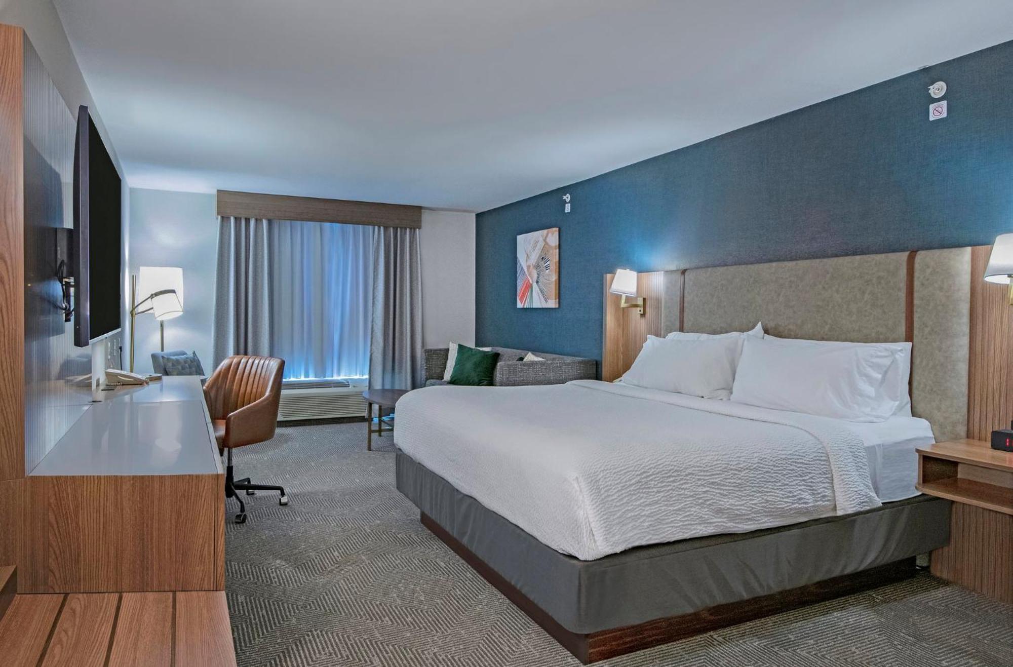 Holiday Inn Hotel And Suites-Kamloops By Ihg Exterior photo